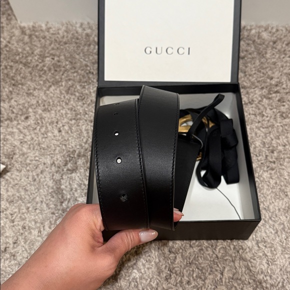 Gucci Black Leather Belt with Gold Double G Buckle - Picture 5 of 5